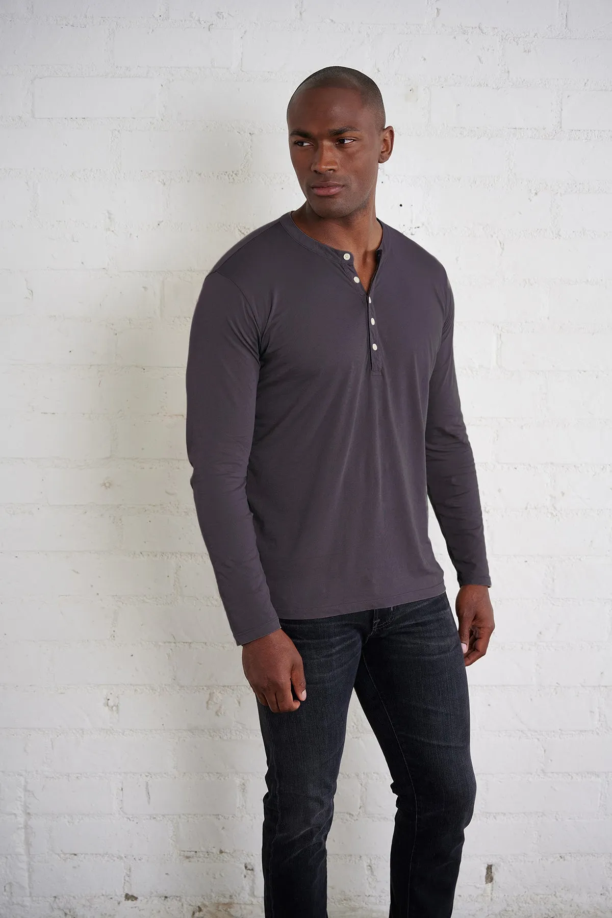 ALVARO HENLEY
