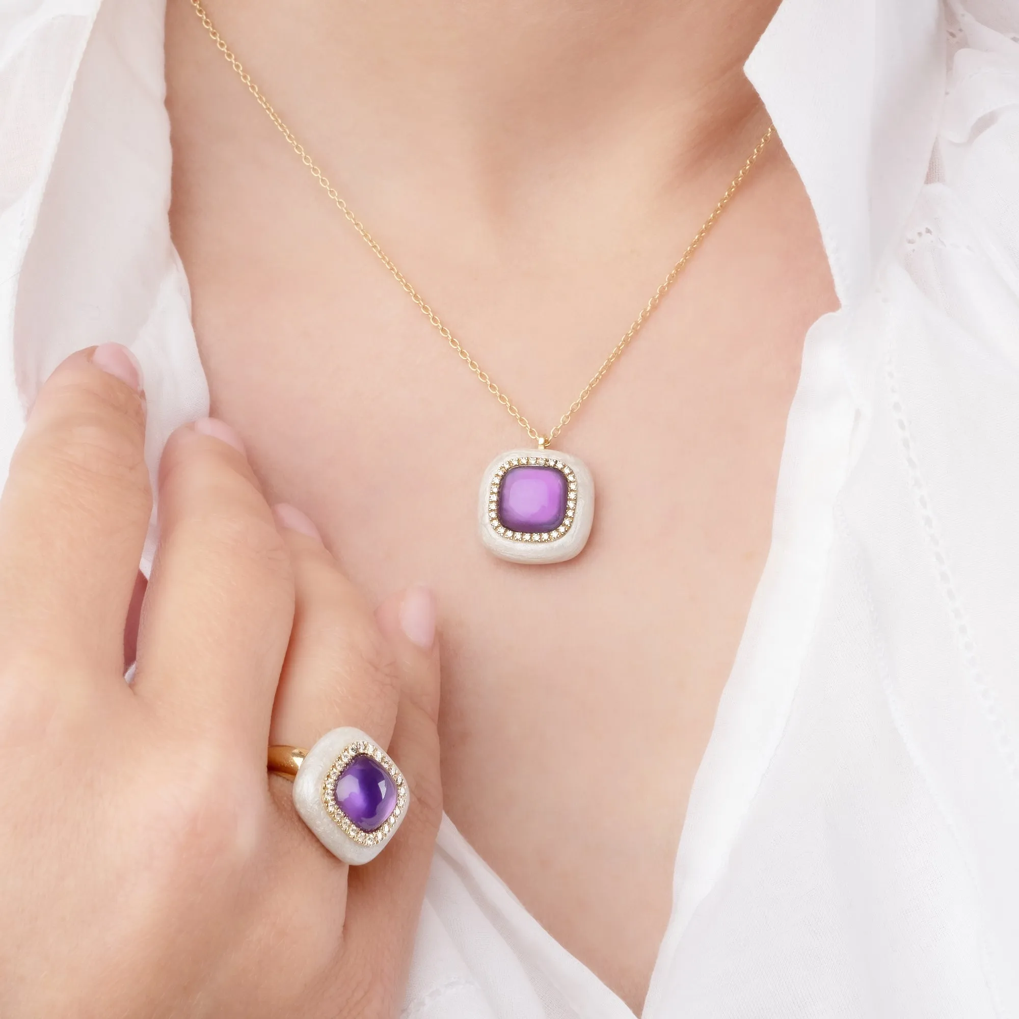 Glaze white enamel and amethyst 18k yellow gold and diamond pendant